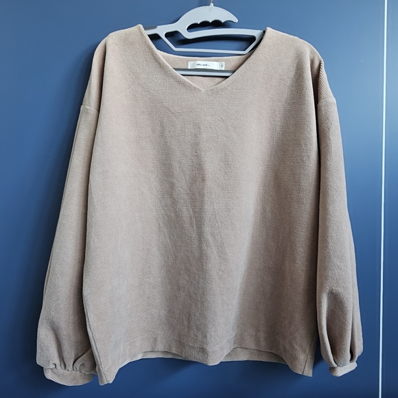 Niko and... Japan brand corduroy beige pullover top bishop sleeves - Picture 1 of 6